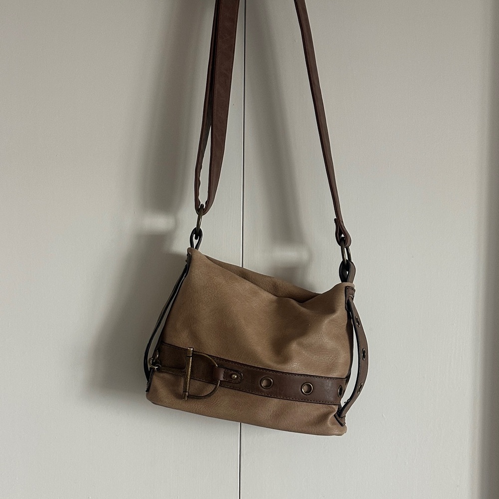 Tan/brown leather purse